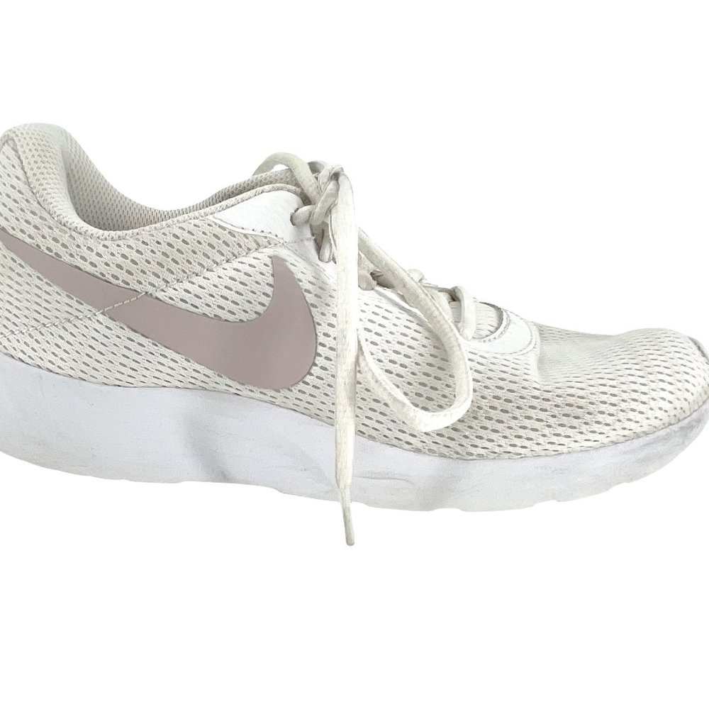 Nike Tanjun White Gray Swoosh Women's Lace Up 7 Trainer Athletic Sneaker
